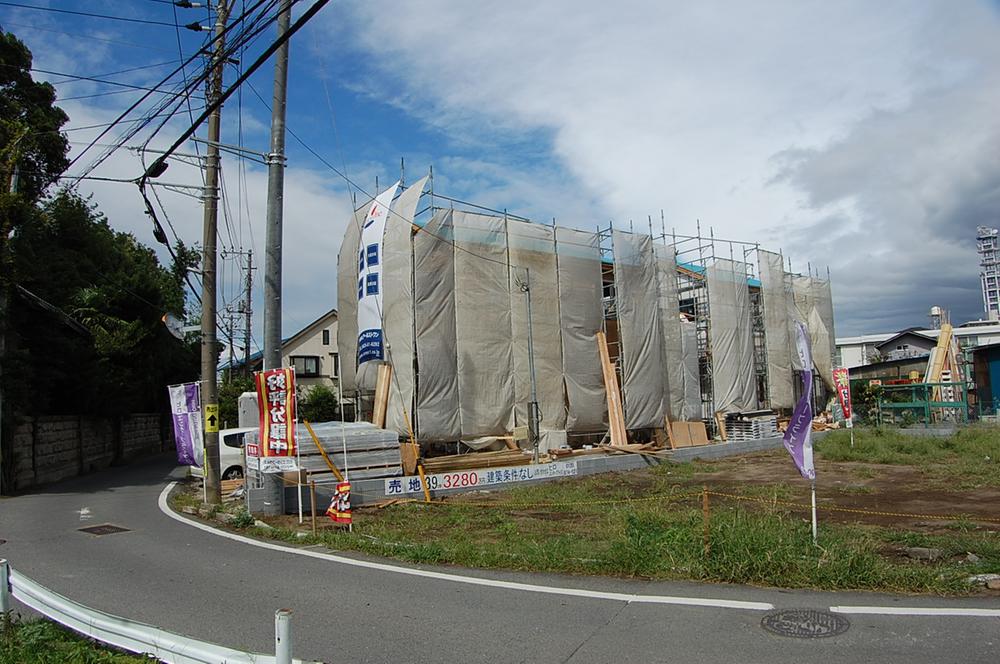 Local photos, including front road. Local (11 May 2013) Shooting