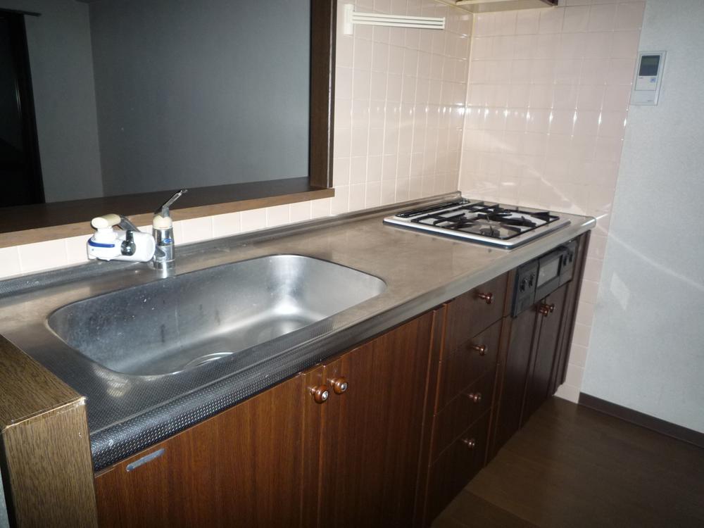 Kitchen. State of the kitchen (2013 October shooting)