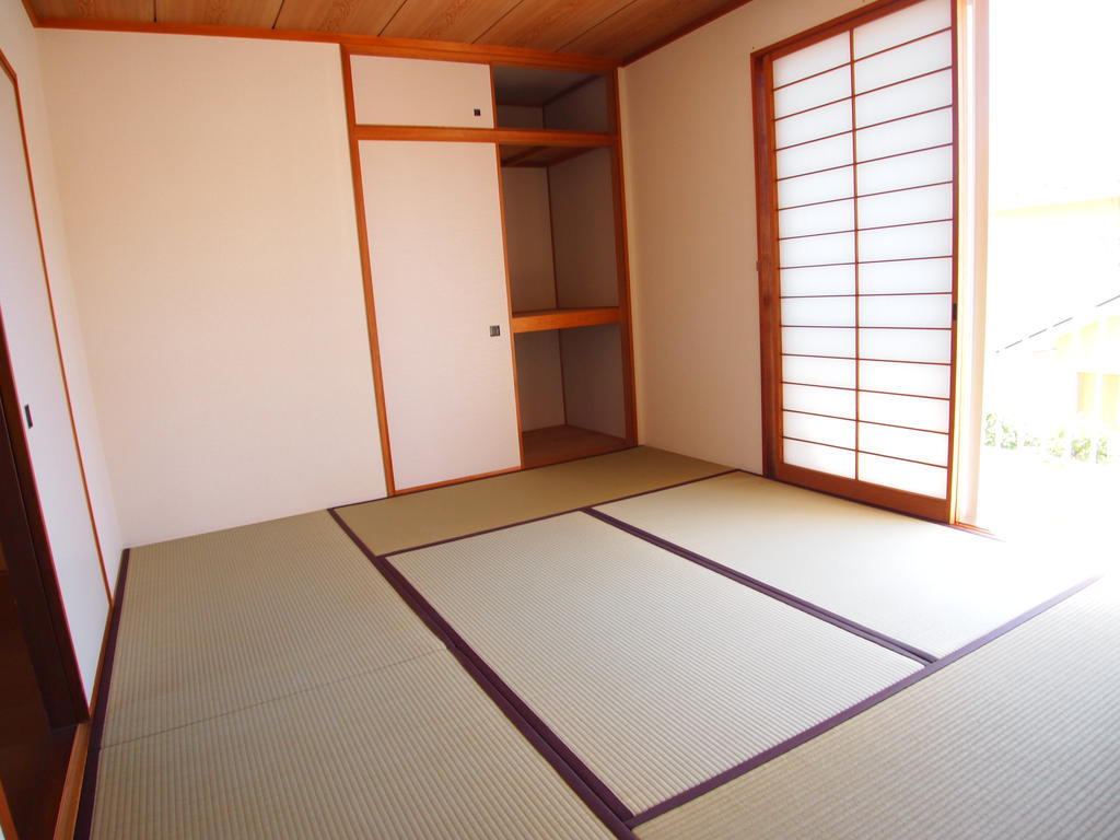 Other room space. It will be out on the balcony from 2F Japanese-style room! !