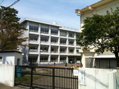 Primary school. 630m to Fujisawa elementary school