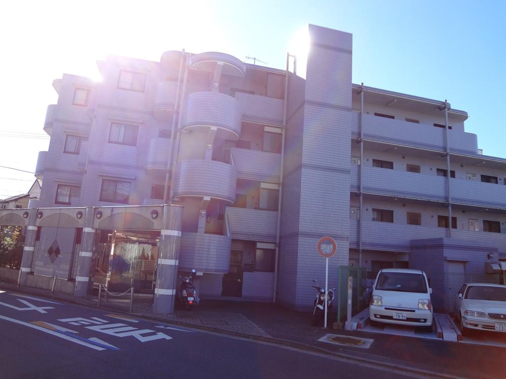 Local appearance photo. Local (11 May 2013) Shooting