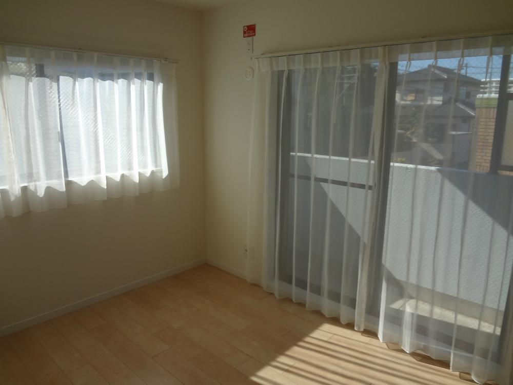 Non-living room. Indoor (11 May 2013) Shooting