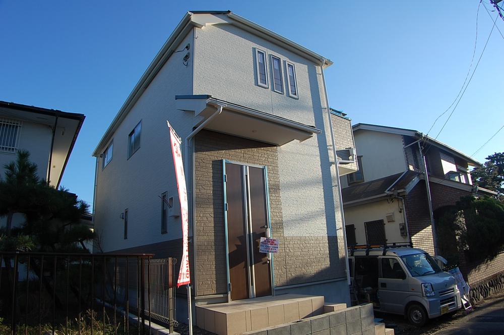 Local appearance photo. Local (11 May 2013) Shooting