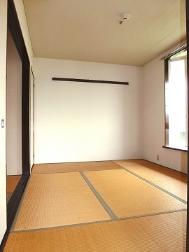 Other room space. South-facing warm Japanese-style