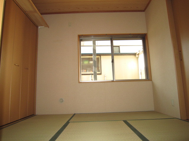 Other room space. Japanese-style room is calm ☆