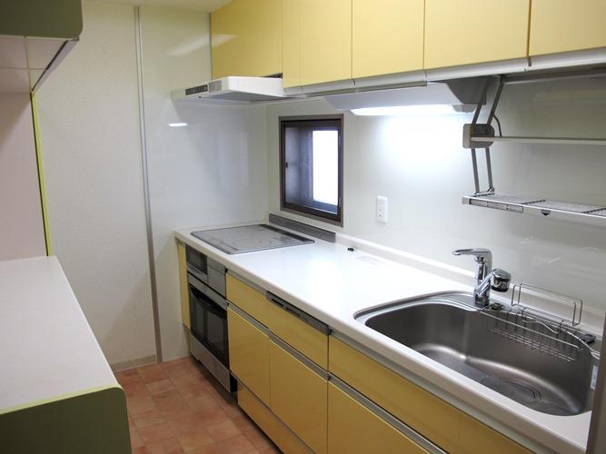 Kitchen. Indoor (April 2013) Shooting