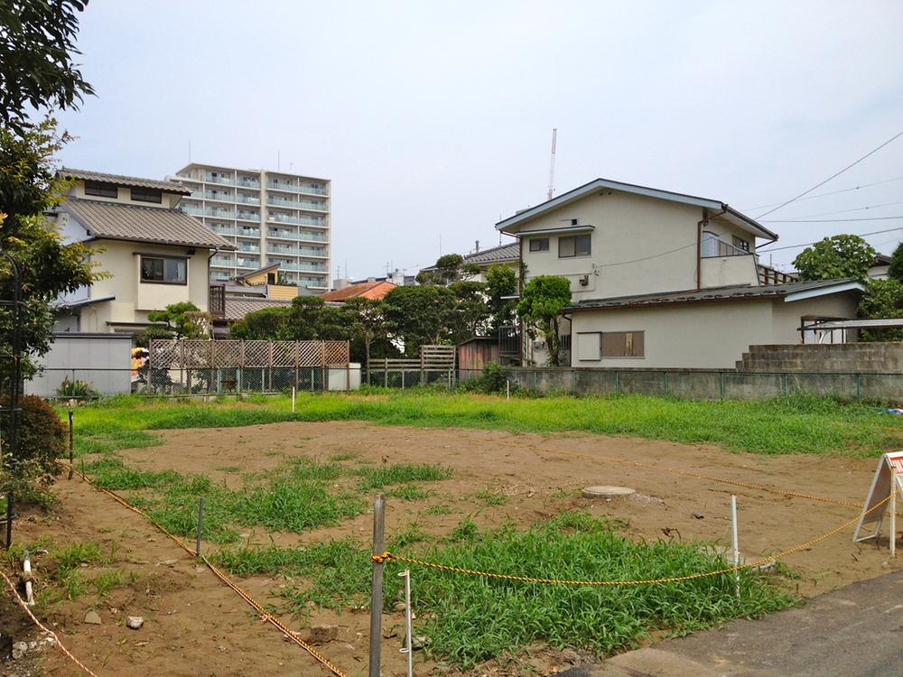 Local land photo. Cityscape of calm atmosphere. It is the sale of all three compartments.