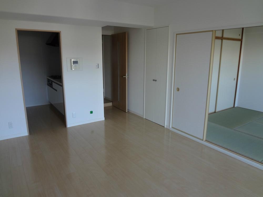 Living. Indoor (11 May 2013) Shooting