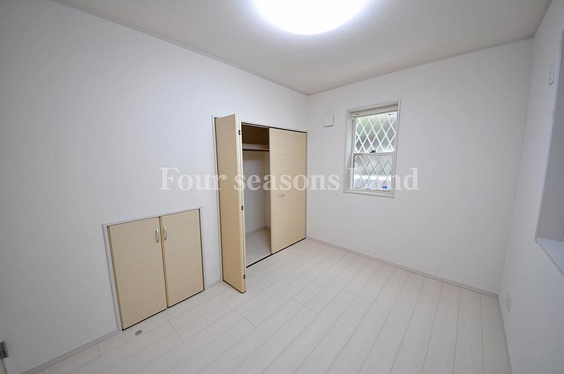 Non-living room. Indoor (12 May 2013) Shooting