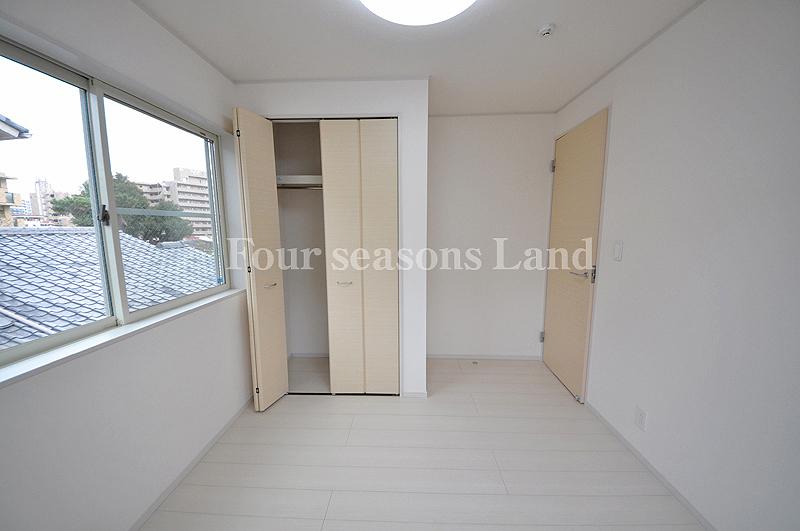 Non-living room. Indoor (12 May 2013) Shooting