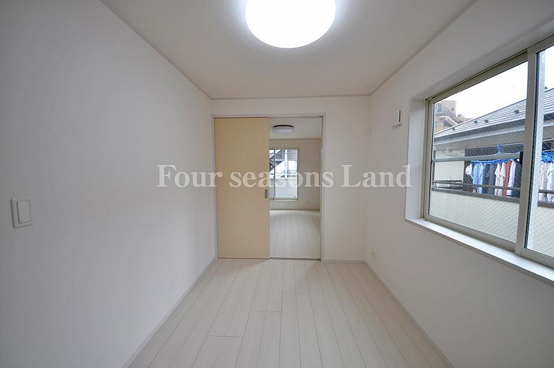 Non-living room. Indoor (12 May 2013) Shooting