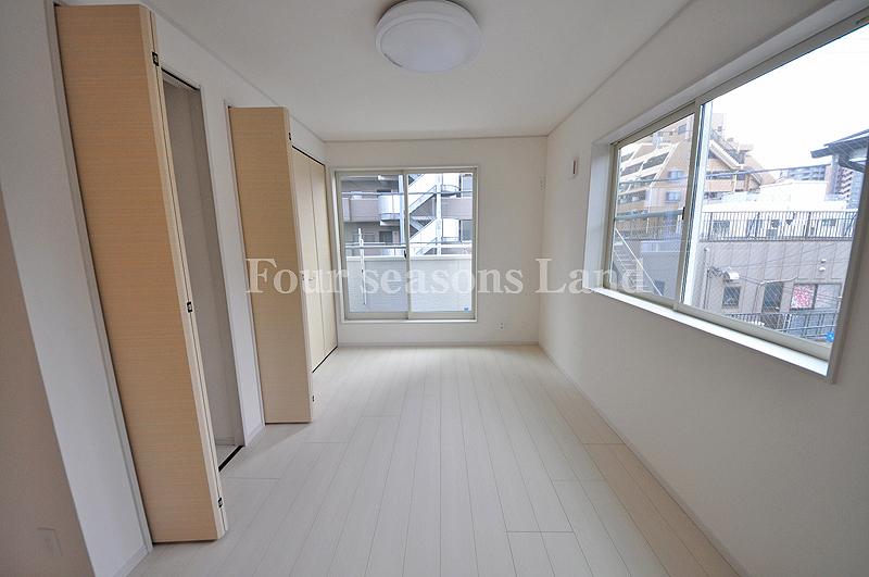 Non-living room. Indoor (12 May 2013) Shooting