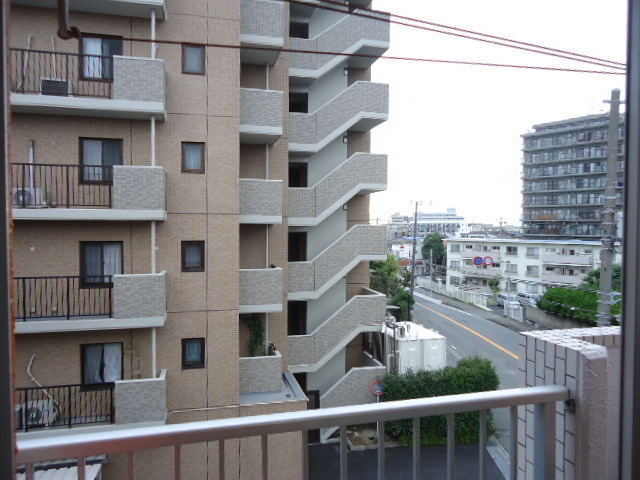 View. 9-minute walk from the C-X ・ Close convenience store