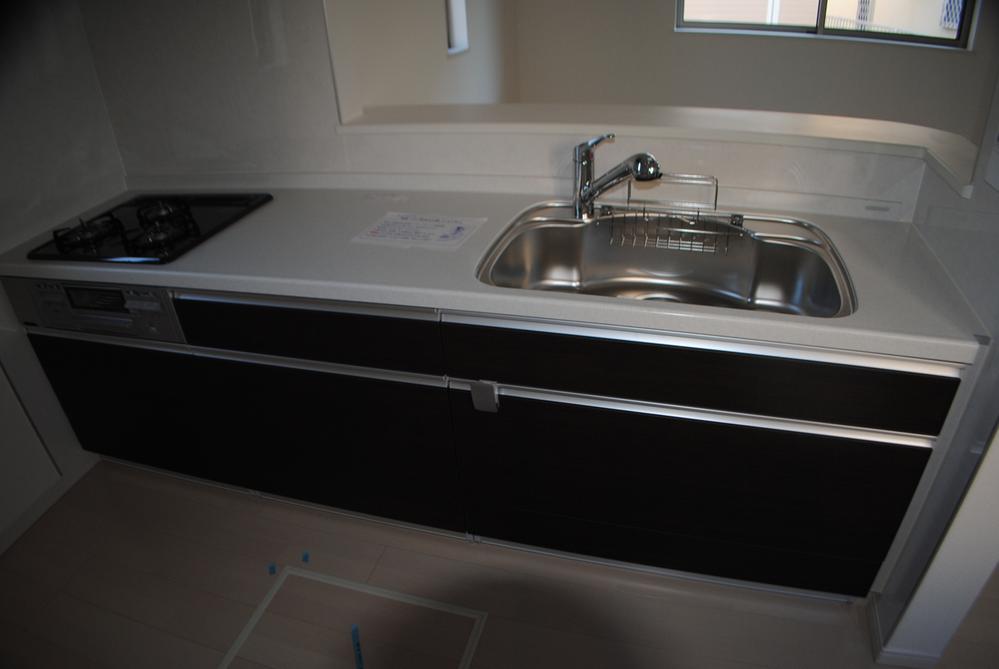 Kitchen. Indoor (12 May 2013) Shooting