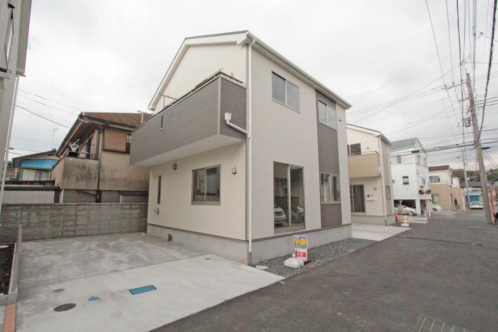 Local appearance photo. Local (11 May 2013) Shooting Building 2