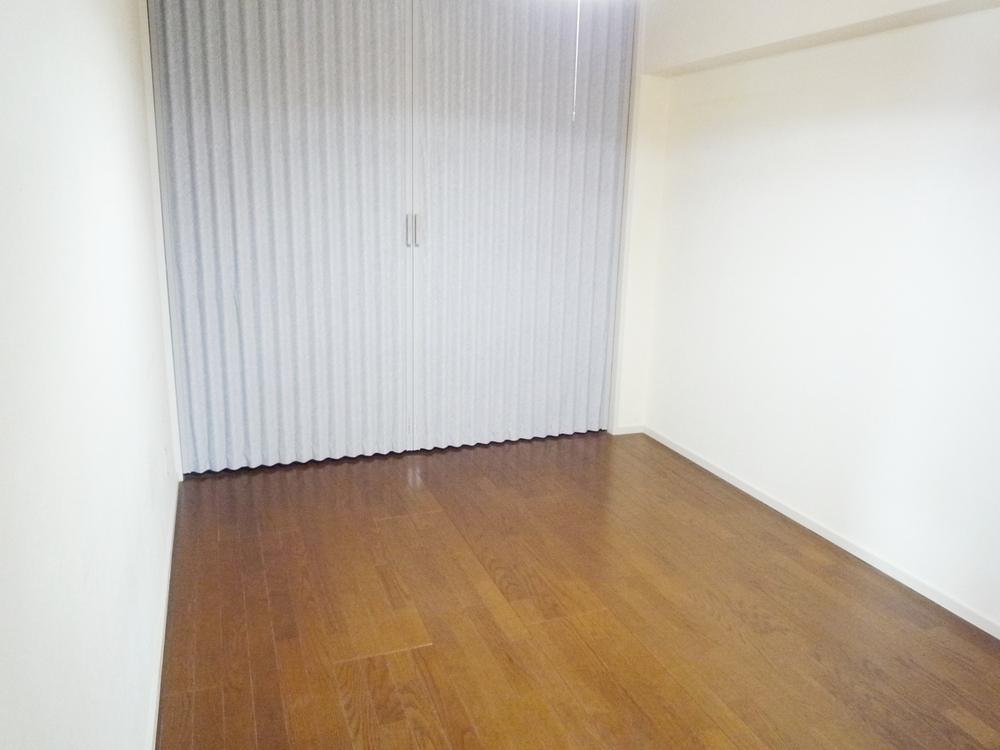 Non-living room. Local (May 2013) Shooting