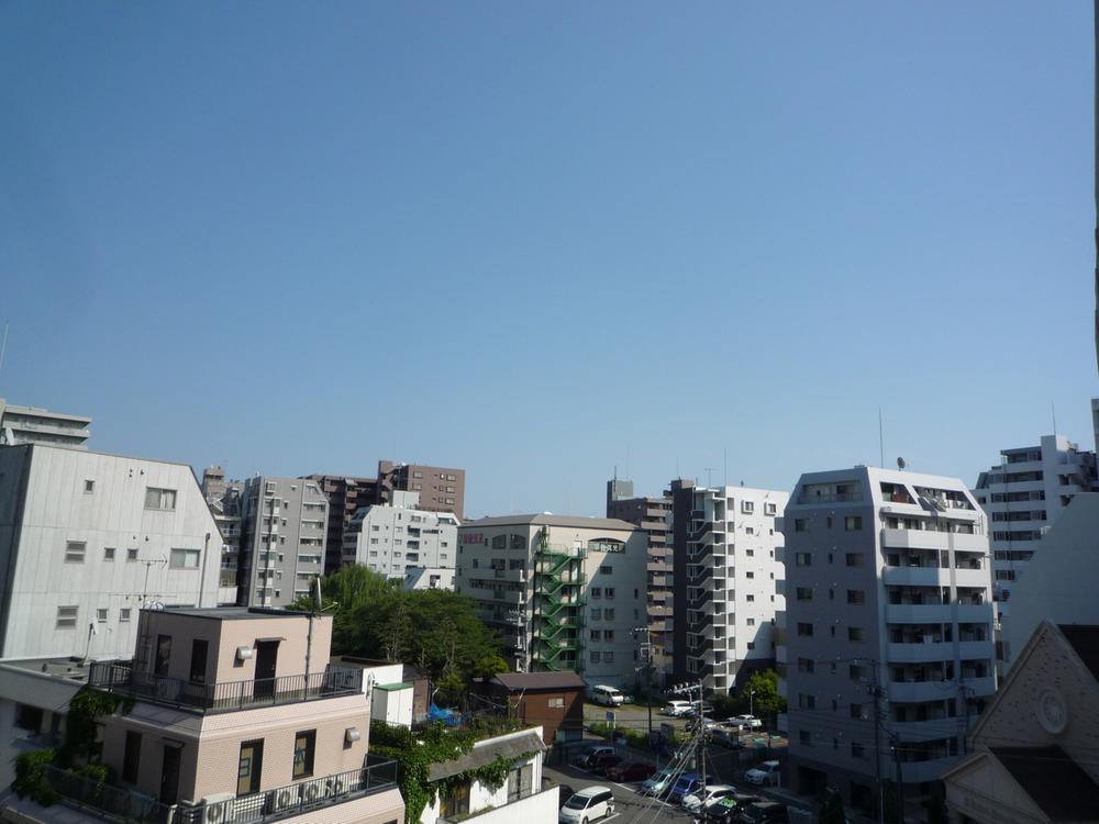 View photos from the dwelling unit. Local (May 2013) Shooting