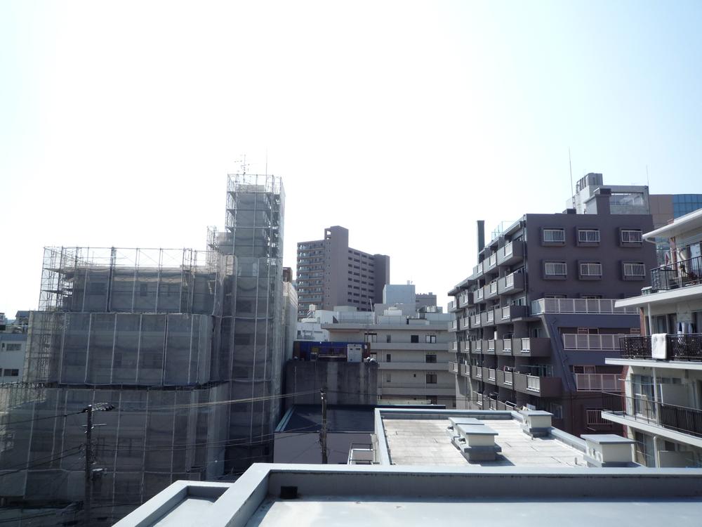 View photos from the dwelling unit. Local (May 2013) Shooting