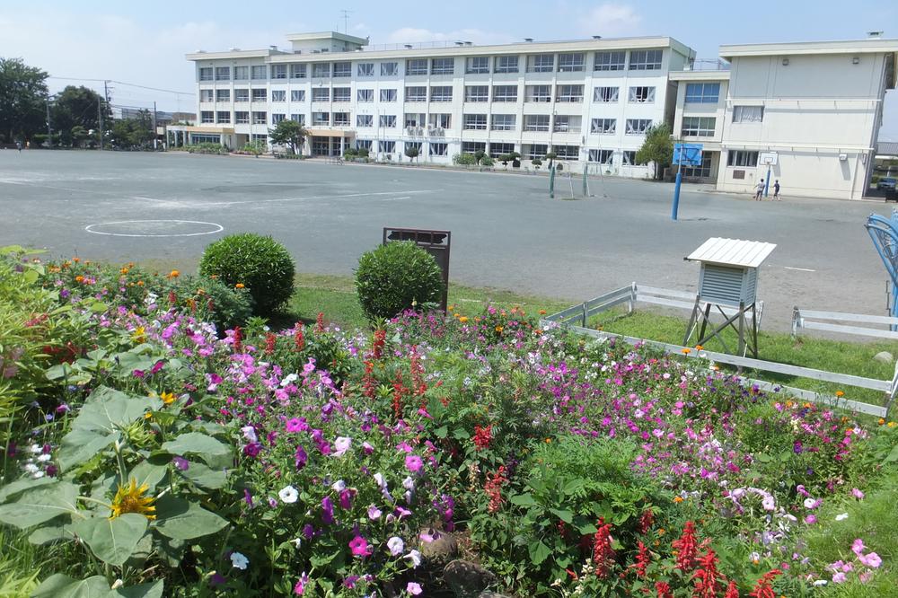Primary school. 1689m to Yokohama Municipal Matano Elementary School