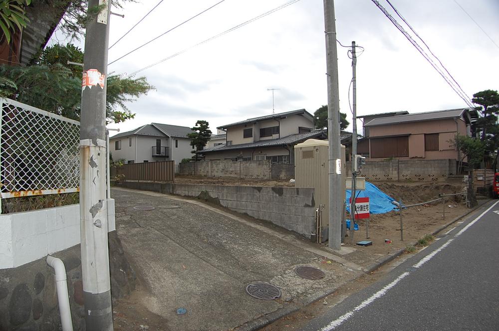 Local photos, including front road. Local (10 May 2013) Shooting