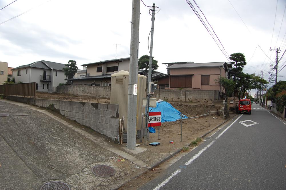 Local photos, including front road. Local (10 May 2013) Shooting