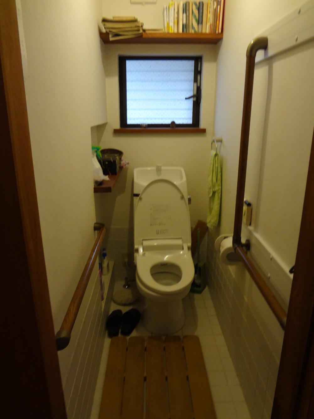Toilet. Indoor (10 May 2013) shooting the first floor toilet