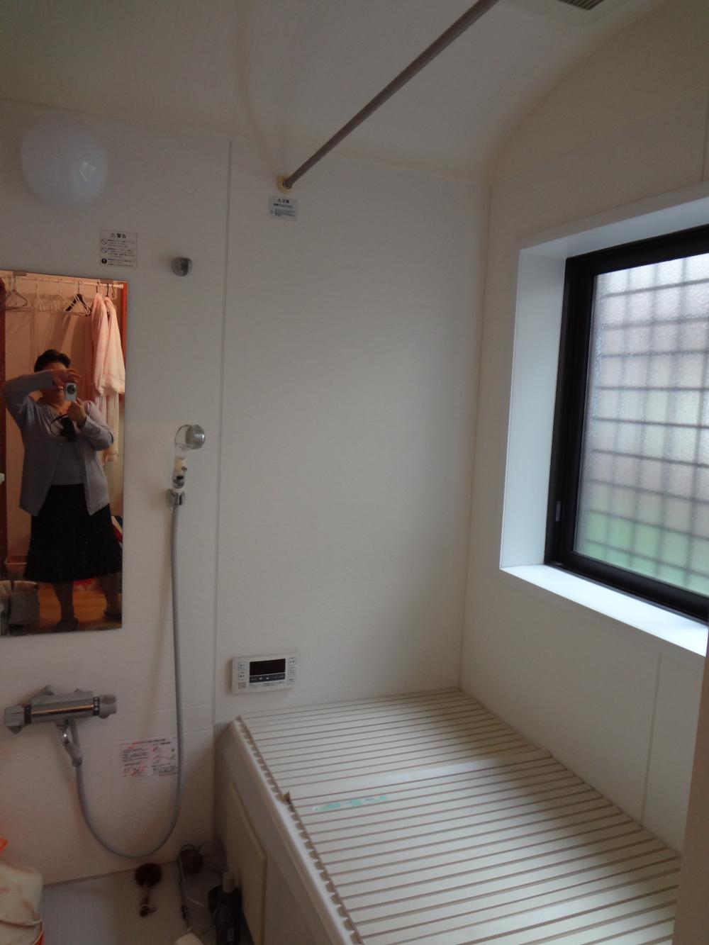 Bathroom. Indoor (10 May 2013) Shooting