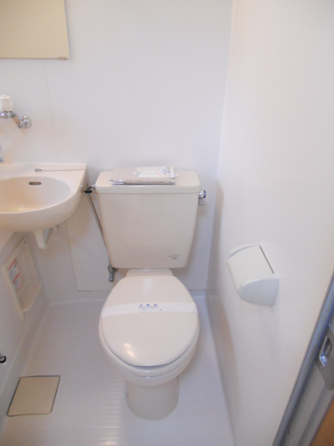 Toilet. The distance to the station is attractive rooms