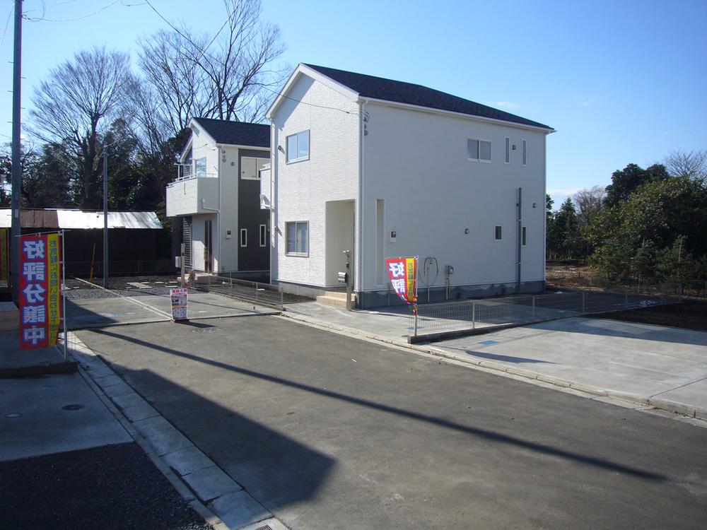 Local appearance photo. Local (12 May 2013) Shooting