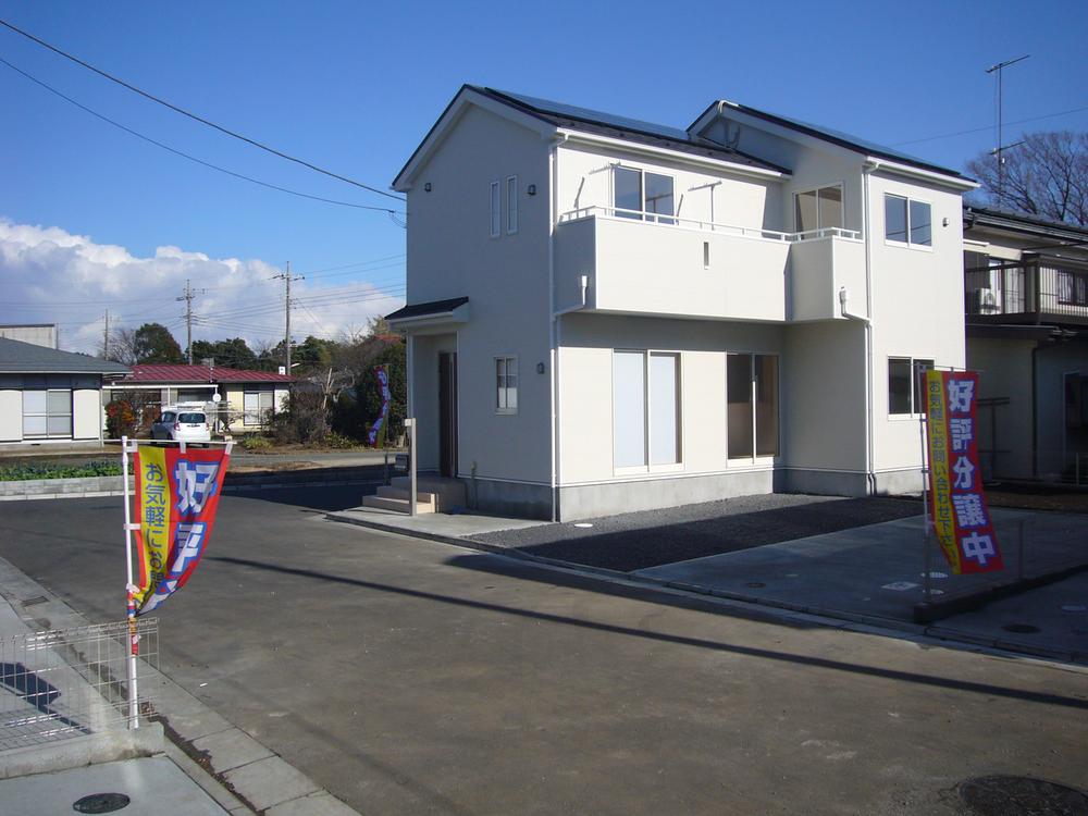 Local appearance photo. Local (12 May 2013) Shooting