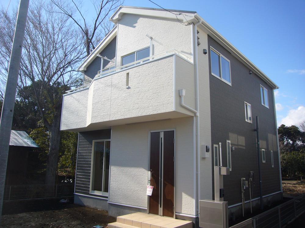 Local appearance photo. Local (12 May 2013) Shooting