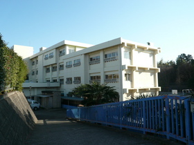Primary school. Oga to elementary school (elementary school) 650m
