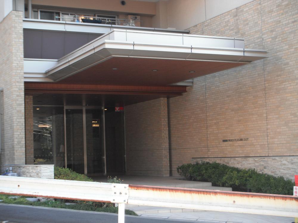 Entrance. Common areas