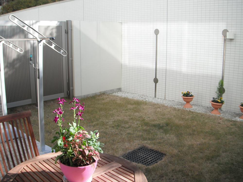 Garden. Private garden (12 May 2013) Shooting