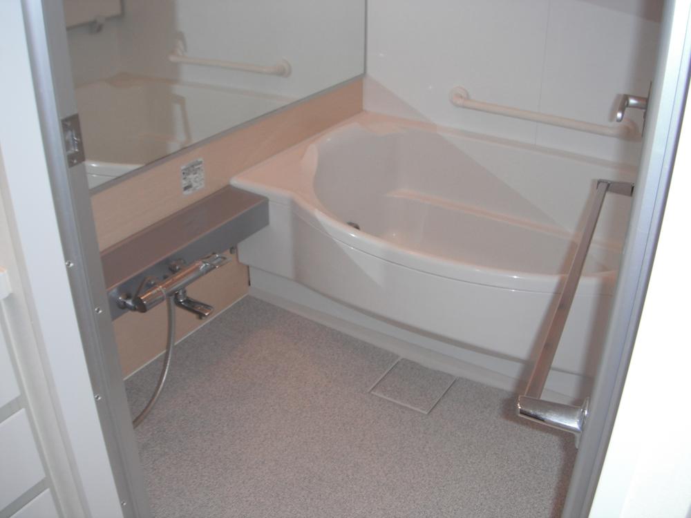 Bathroom. Indoor (12 May 2013) Shooting