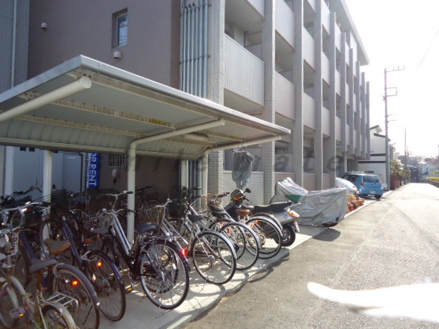 Other common areas. Bicycle parking on site