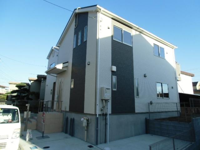 Local appearance photo. Local (12 May 2013) Shooting