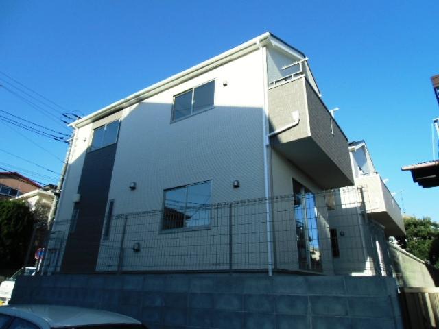 Local appearance photo. Local (12 May 2013) Shooting