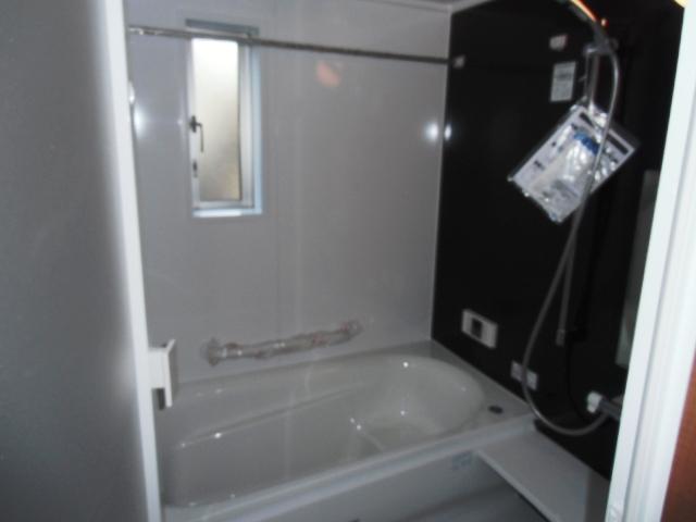 Bathroom. Indoor (12 May 2013) Shooting