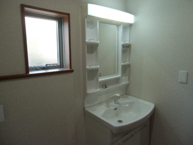 Wash basin, toilet. Indoor (12 May 2013) Shooting