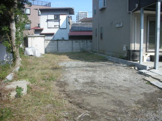 Local land photo. There are also wide enough you can barbecue in the garden and the garden because it faces the south.