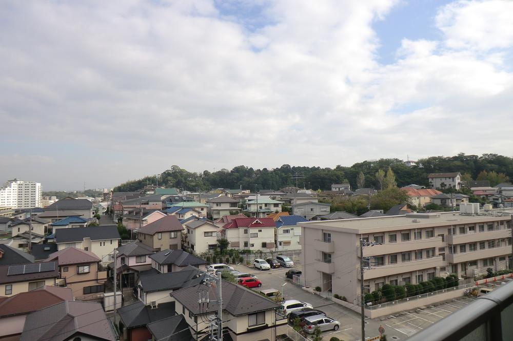 View photos from the dwelling unit. View from the site (October 2013) Shooting