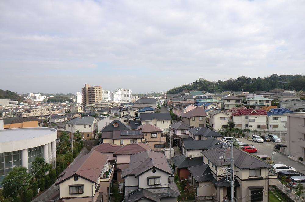 View photos from the dwelling unit. View from the site (October 2013) Shooting