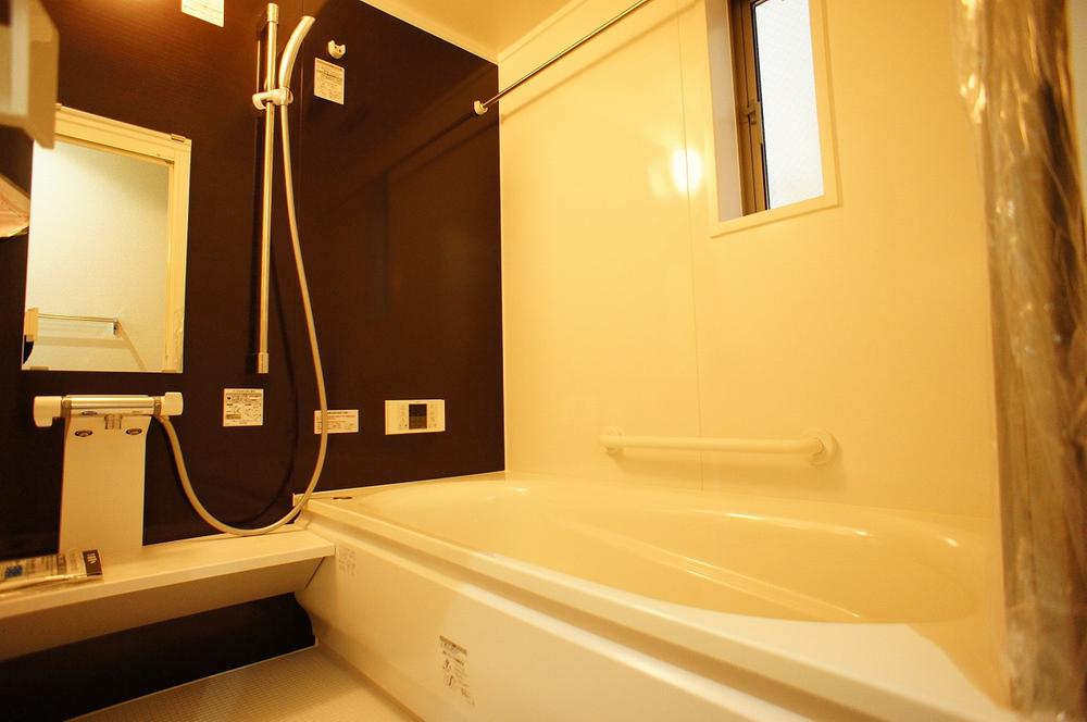 Bathroom. Indoor (12 May 2013) Shooting, This is a system bus with a ventilation heating dryer.