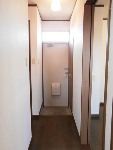 Other. Entrance ・ Right shoes BOX ・ The left side toilet