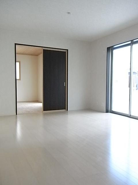 Living. Same specifications