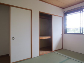 Living and room. Between Japanese-style storage 1! 
