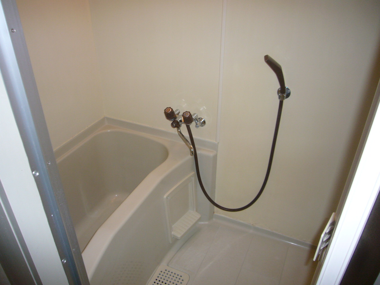 Bath. Bathroom that can be comfortably bathing of the hot water supply equation! !  * Tsui焚 can not be.