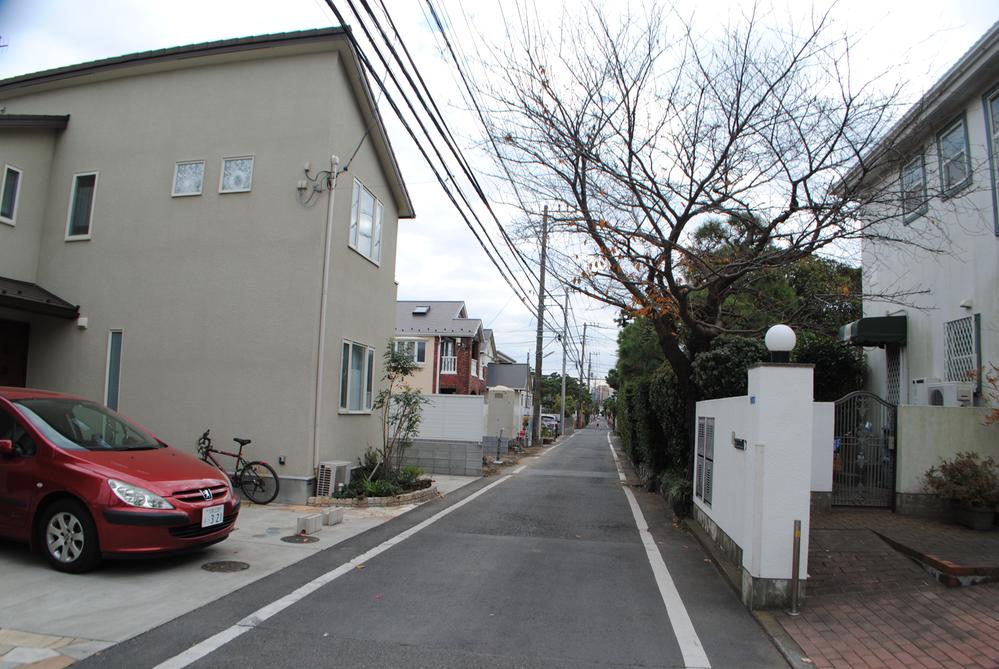 Local photos, including front road. Local (12 May 2013) Shooting