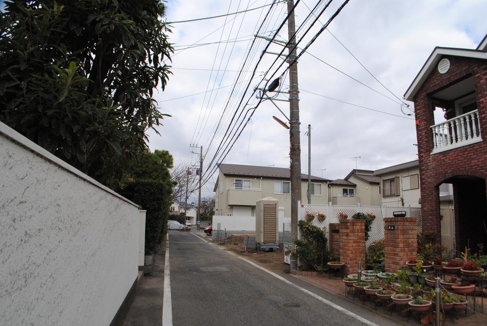 Local photos, including front road. Local (12 May 2013) Shooting